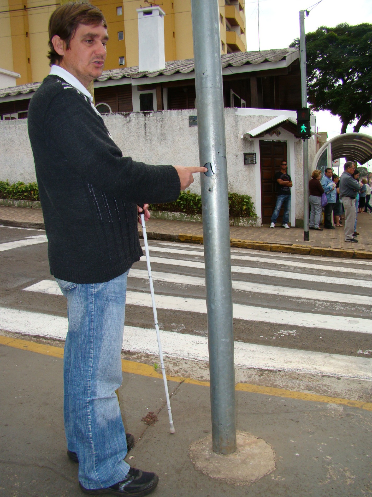 Carlos Trigo cobra esclarecimentos sobre retirada de semáforo sonoro